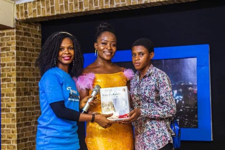A Global Giant Girls member receiving recognition